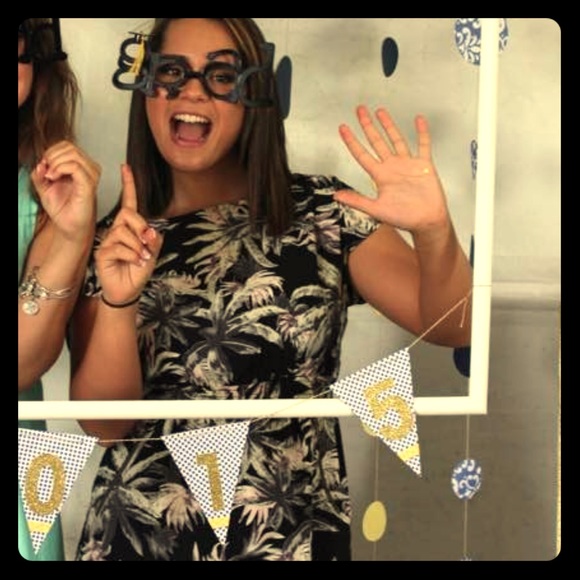 Dresses & Skirts - FLORAL DRESS 🌸🌸